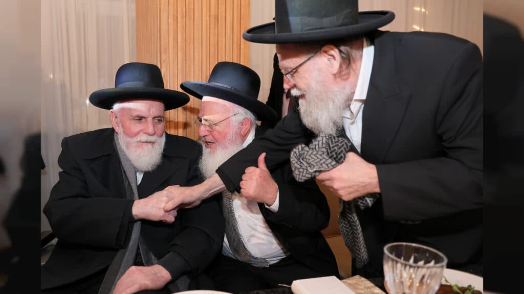 גלריה: רב קהילת חניכי הישיבות באלעד השיא את בנו