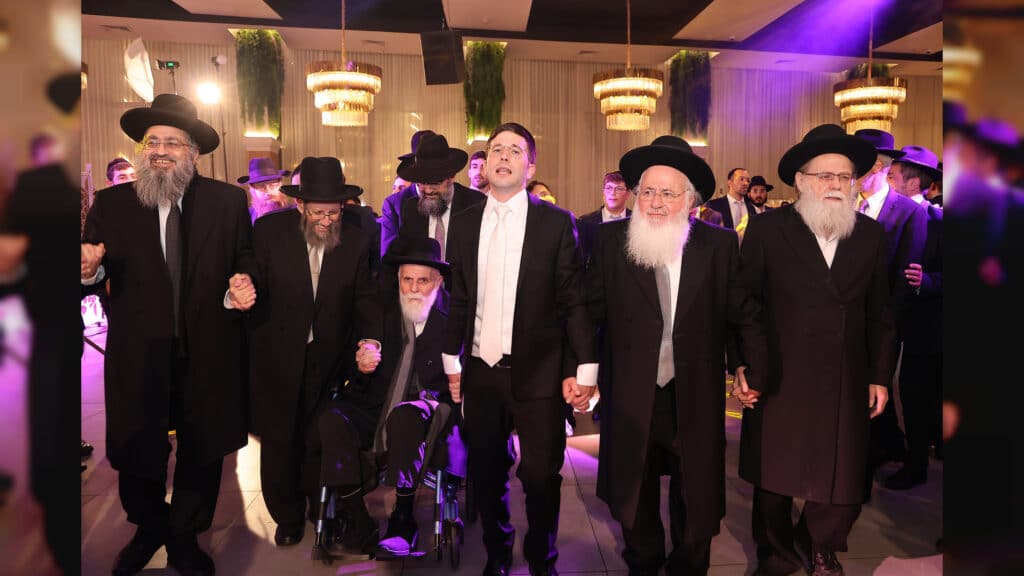 גלריה: רב קהילת חניכי הישיבות באלעד השיא את בנו