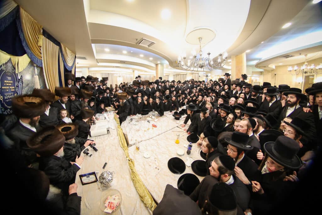 מעמד הכנסת ספר תורה להיכל בית המדרש הגדול רחמסטריווקה