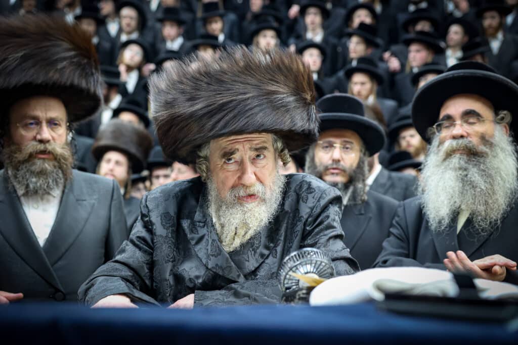 מעמד הכנסת ספר תורה להיכל בית המדרש הגדול רחמסטריווקה