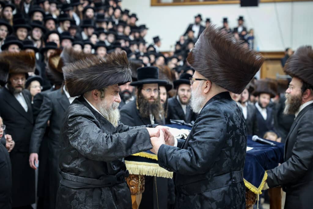 מעמד הכנסת ספר תורה להיכל בית המדרש הגדול רחמסטריווקה