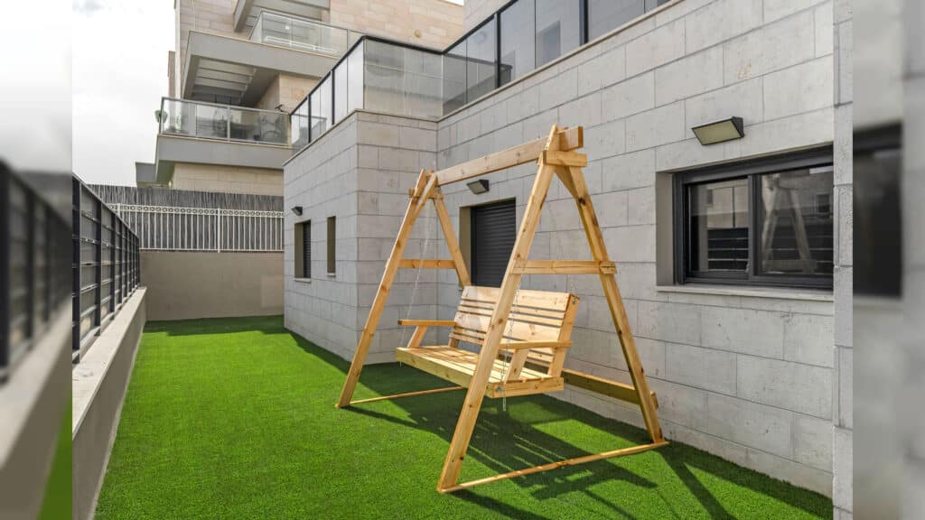 במלון אחד במצפה רמון מתקיימים זה לצד זה אירוח תיירותי והפוגה למשפחות