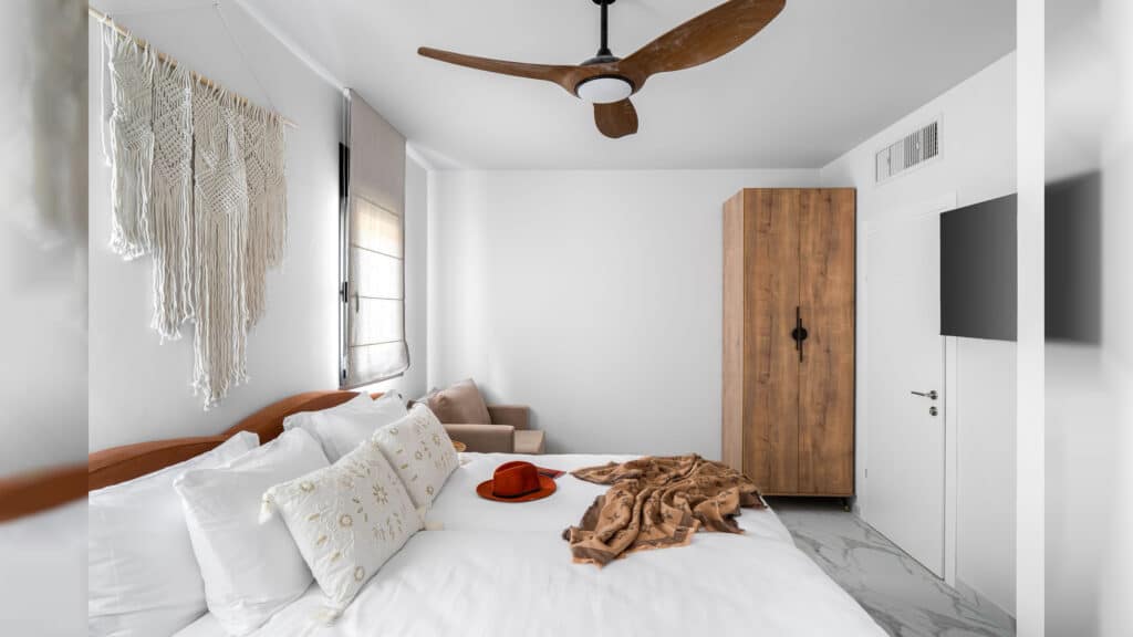 במלון אחד במצפה רמון מתקיימים זה לצד זה אירוח תיירותי והפוגה למשפחות