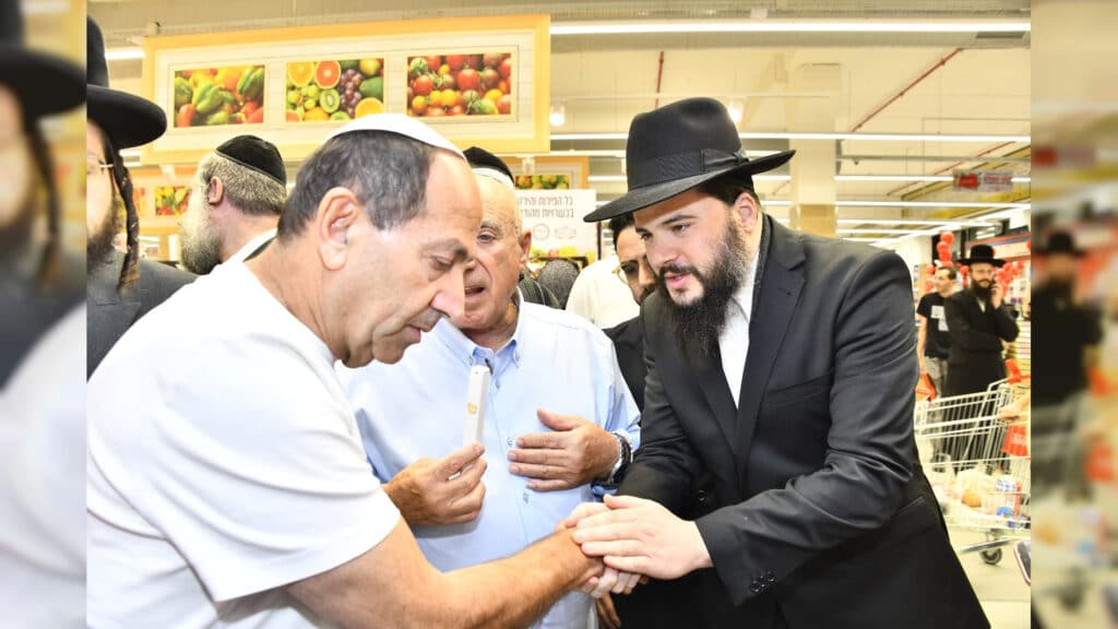 התרגשות שיא בנתניה בפתיחת סניף מהדרין של רמי לוי