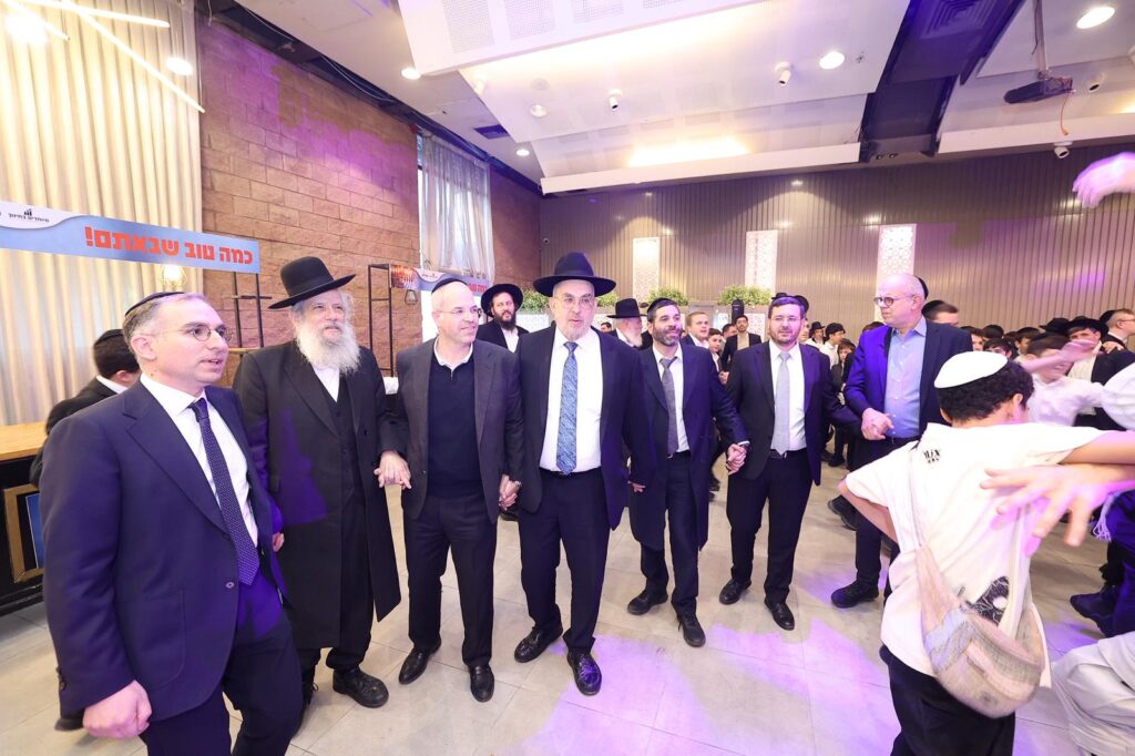 מאות מתלמידי ישיבות רשת 'שתילים' השתתפו במעמד אדיר בראשות הגר"ש גלאי