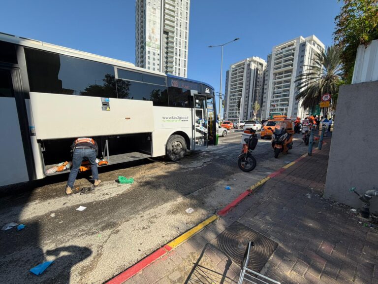 אירוע קשה: אישה בת 72 נפגעה מאוטובוס –  מצבה אנוש