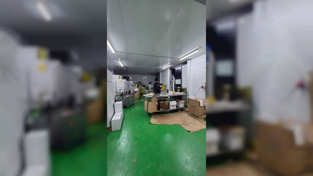 מעמד חלוקת שמן הטהור בישיבת 'היכלי התורה' בארה"ק