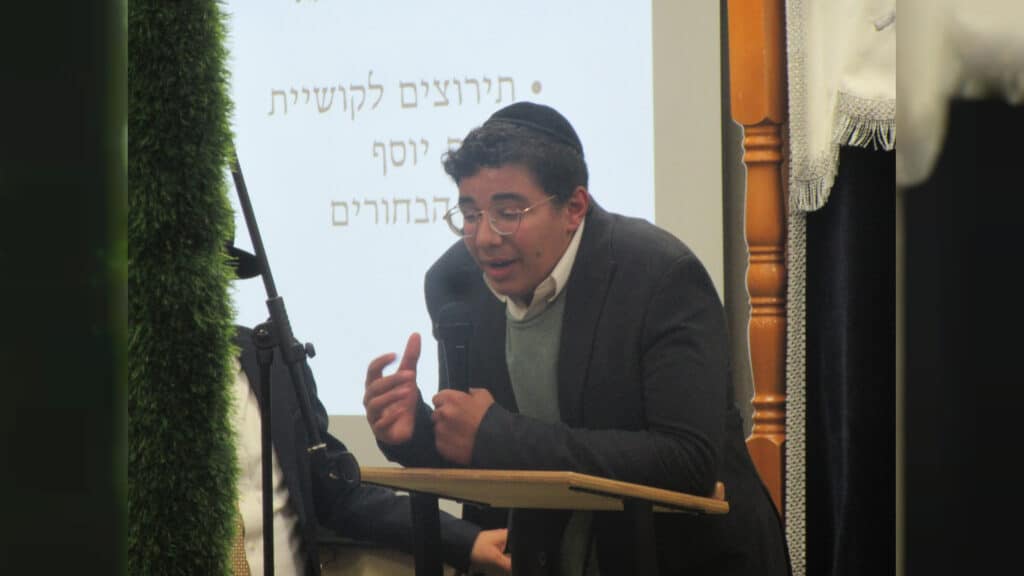 עשרות הבחורים עלו לתרץ את קושיית הבית יוסף המפורסמת