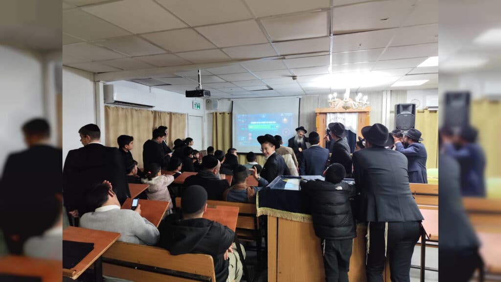 עשרות הבחורים עלו לתרץ את קושיית הבית יוסף המפורסמת