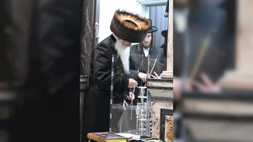 המשב"ק: המשגיח שעזב את הכנס ומנורת הענק שנחנכה