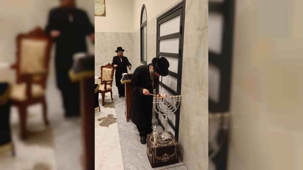 המשב"ק: המשגיח שעזב את הכנס ומנורת הענק שנחנכה