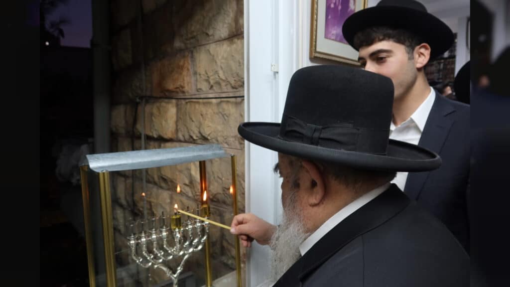 המשב"ק: המשגיח שעזב את הכנס ומנורת הענק שנחנכה