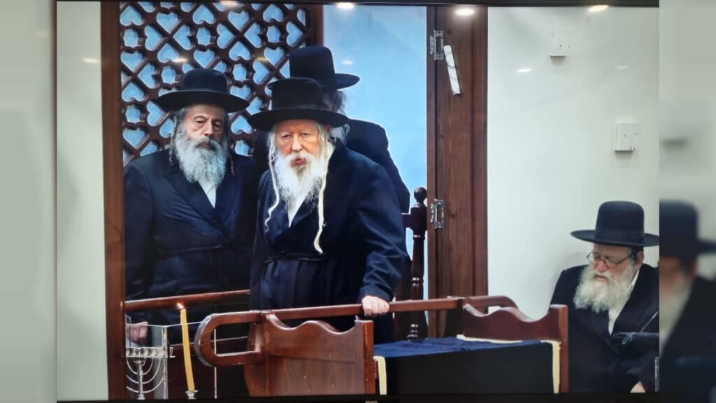 המשב"ק: המשגיח שעזב את הכנס ומנורת הענק שנחנכה