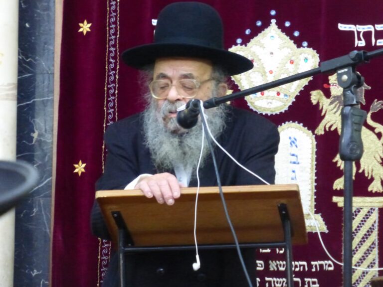 תפילות רבים בירושלים ובבני ברק לרפואת הגר"ד שמידל