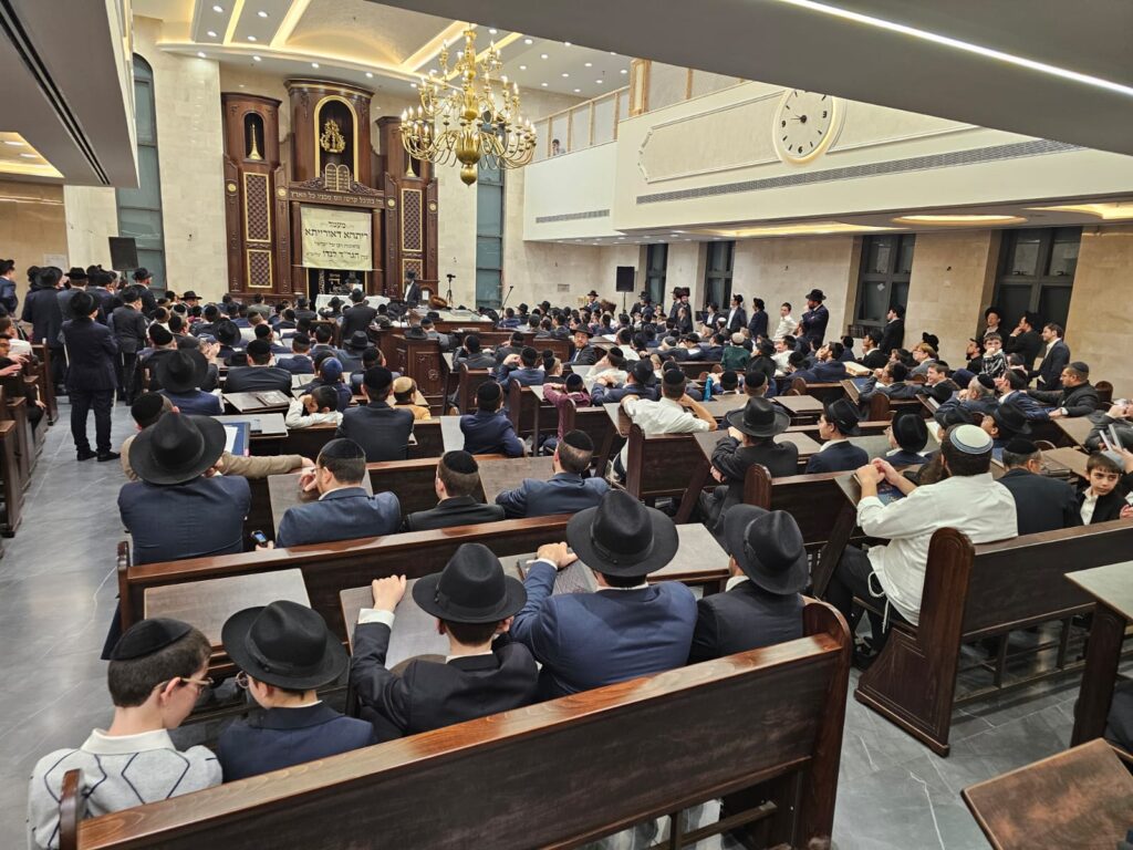 הגר"ד לנדו במעמד מיוחד בבית הכנסת משכן שמואל בפ"ת