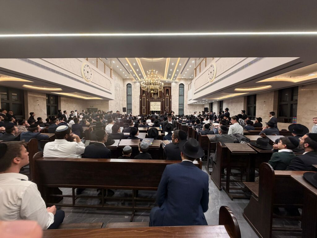 הגר"ד לנדו במעמד מיוחד בבית הכנסת משכן שמואל בפ"ת