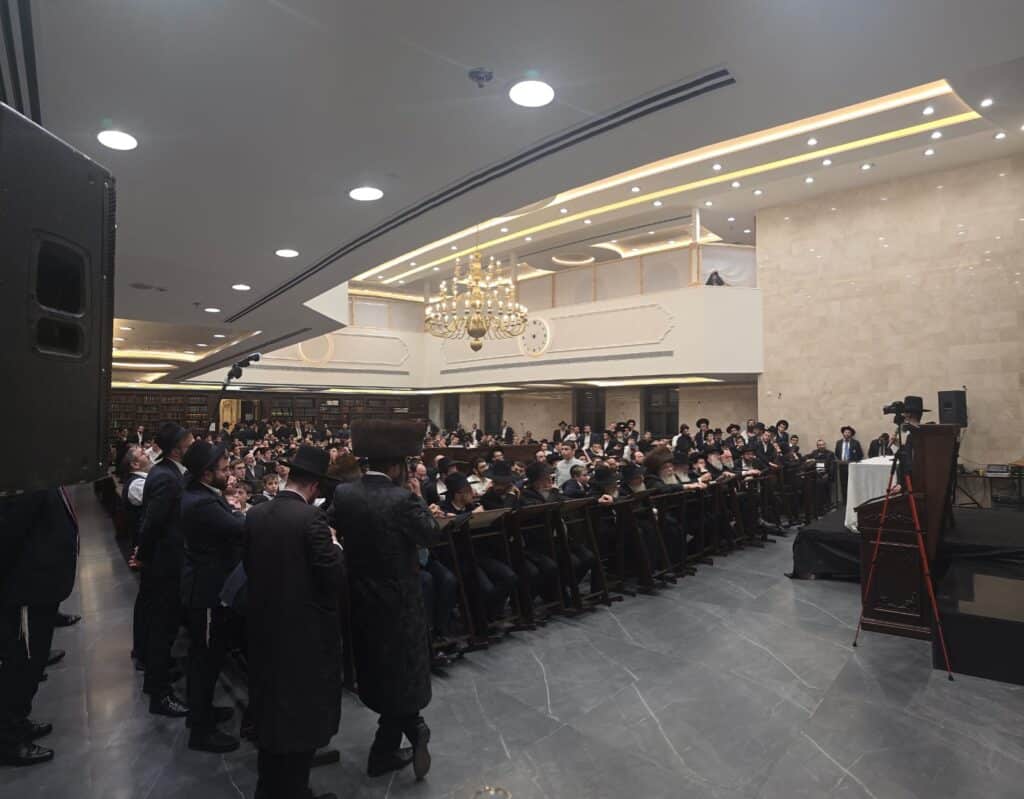 הגר"ד לנדו במעמד מיוחד בבית הכנסת משכן שמואל בפ"ת