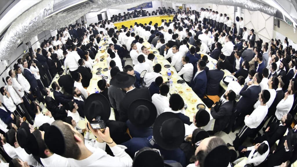 המשב"ק: המשגיח שעזב את הכנס ומנורת הענק שנחנכה