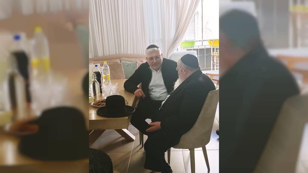 המשב"ק: המשגיח שעזב את הכנס ומנורת הענק שנחנכה