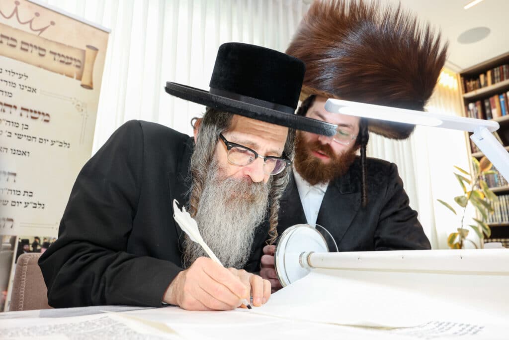 גלריה: הכנסת ספר תורה לבית המדרש סאווראן בירושלים