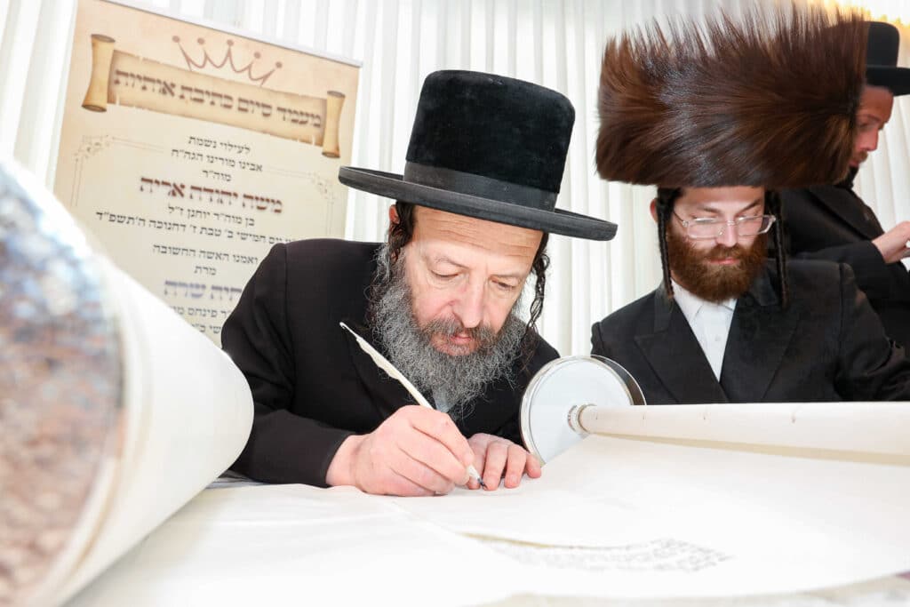 גלריה: הכנסת ספר תורה לבית המדרש סאווראן בירושלים