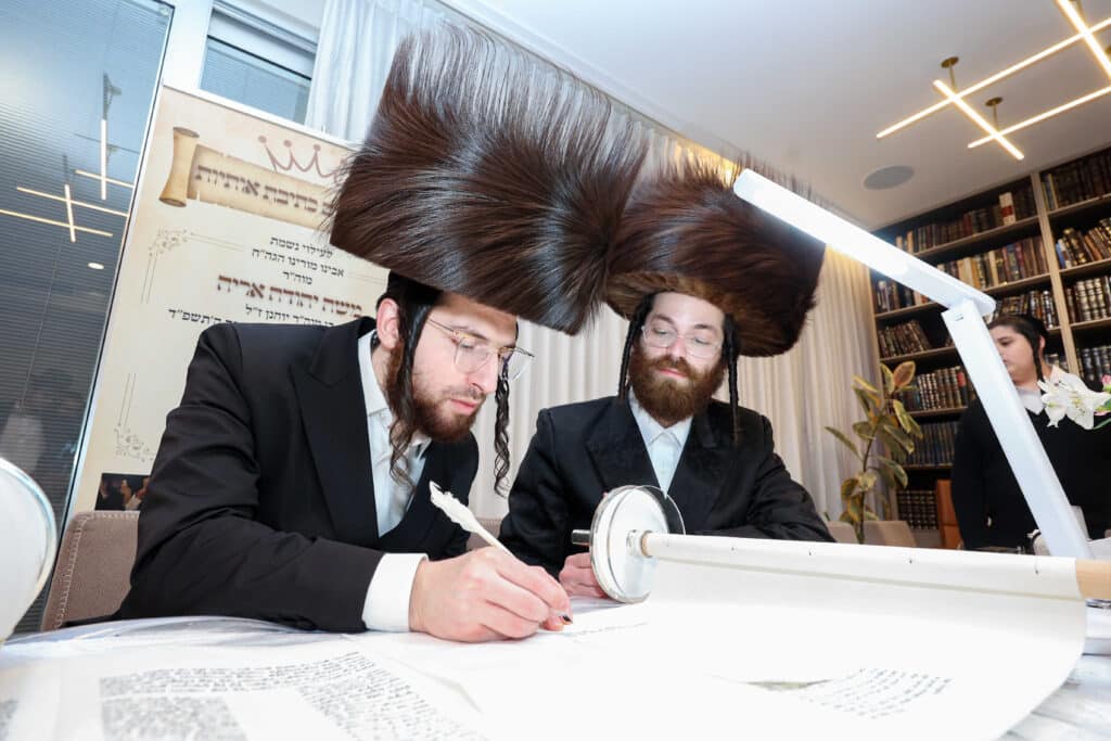 גלריה: הכנסת ספר תורה לבית המדרש סאווראן בירושלים