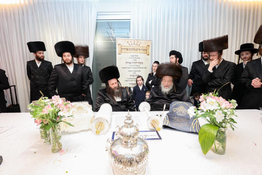 גלריה: הכנסת ספר תורה לבית המדרש סאווראן בירושלים