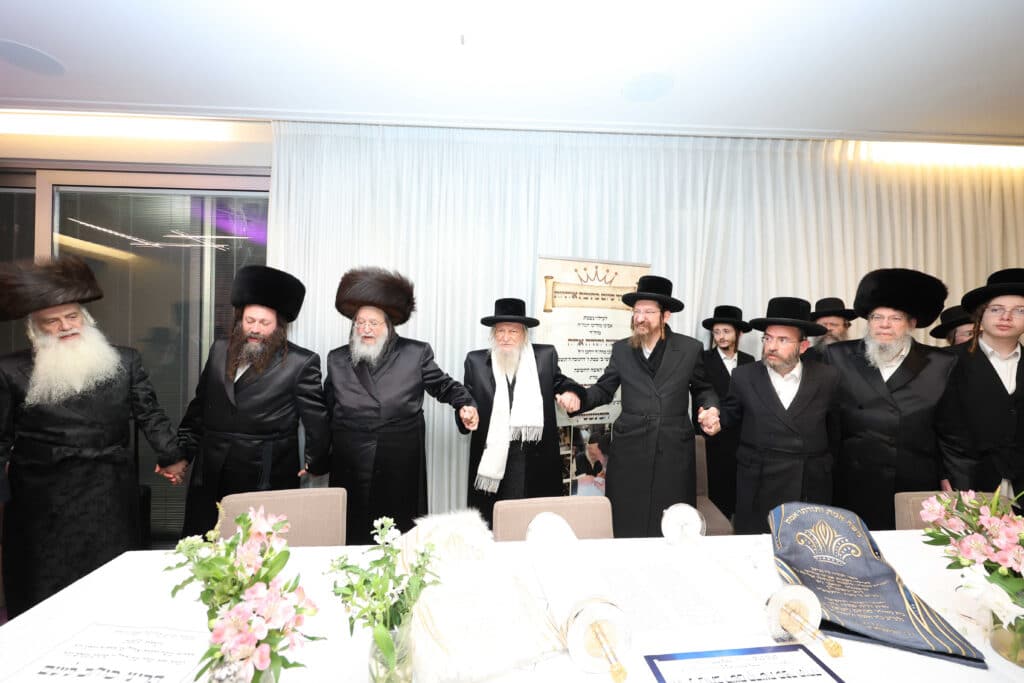 גלריה: הכנסת ספר תורה לבית המדרש סאווראן בירושלים