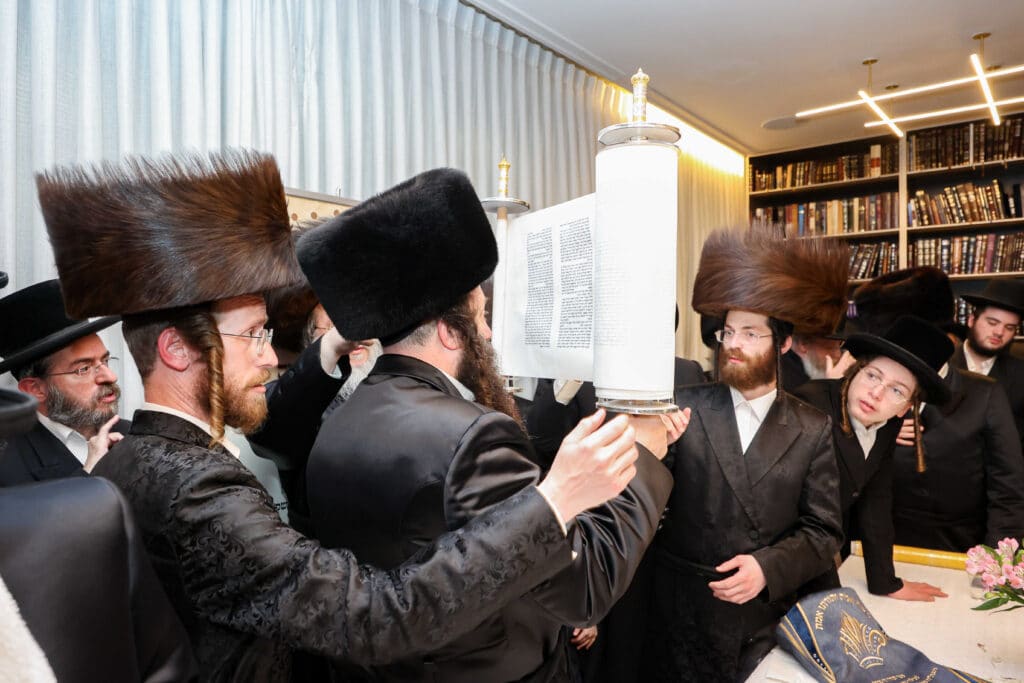 גלריה: הכנסת ספר תורה לבית המדרש סאווראן בירושלים