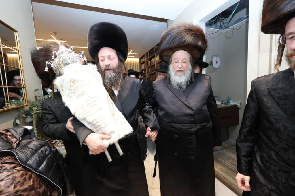 גלריה: הכנסת ספר תורה לבית המדרש סאווראן בירושלים