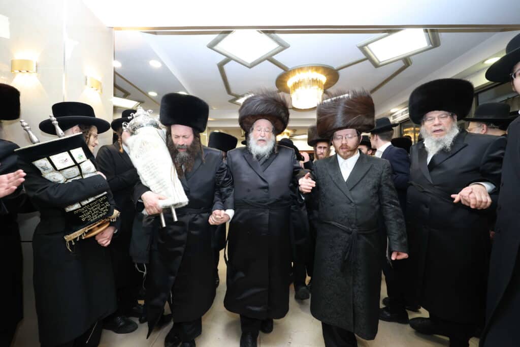 גלריה: הכנסת ספר תורה לבית המדרש סאווראן בירושלים