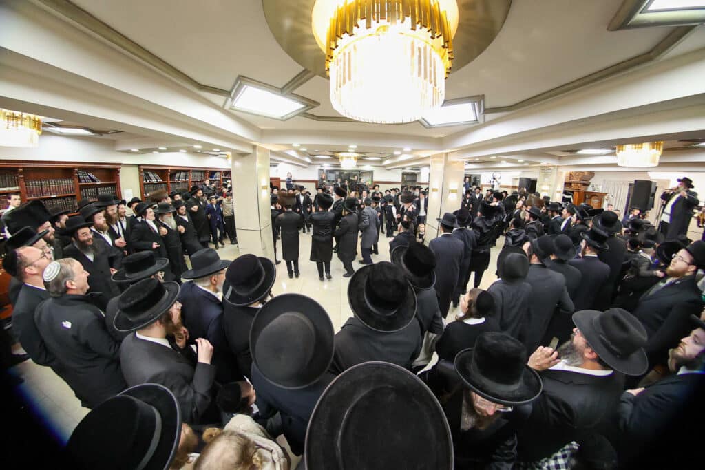 גלריה: הכנסת ספר תורה לבית המדרש סאווראן בירושלים