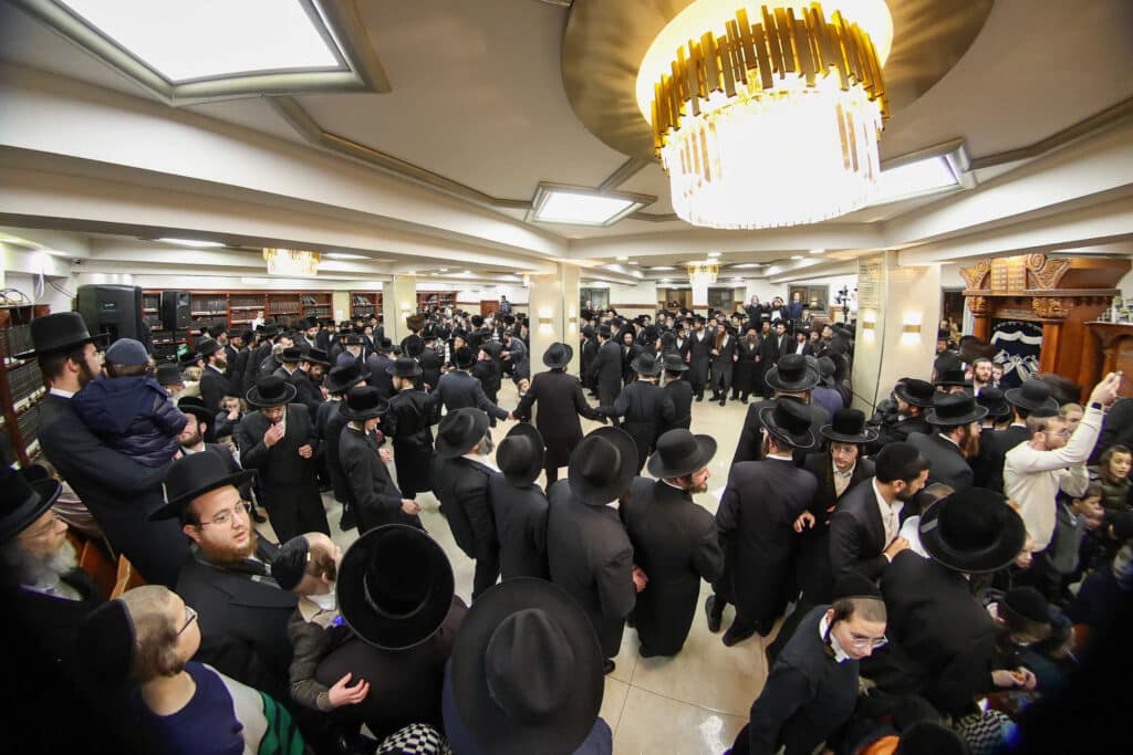 גלריה: הכנסת ספר תורה לבית המדרש סאווראן בירושלים