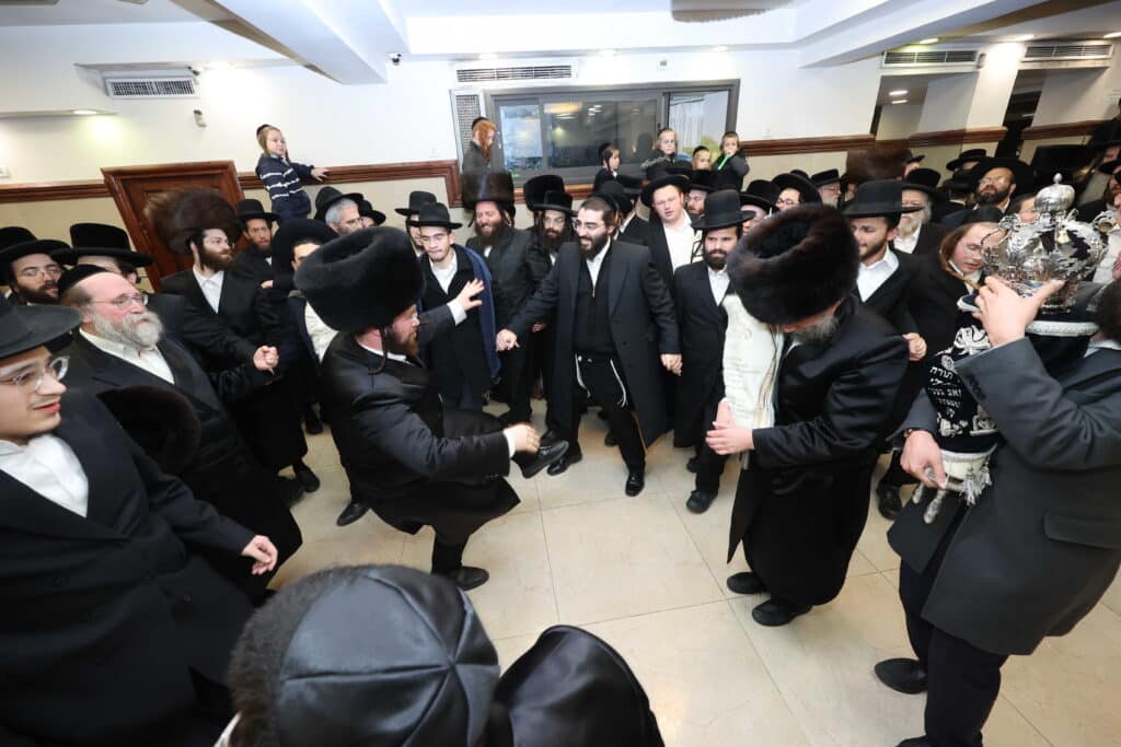 גלריה: הכנסת ספר תורה לבית המדרש סאווראן בירושלים