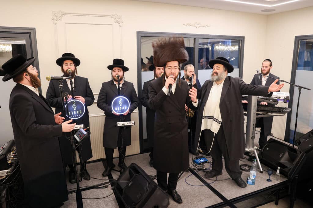 גלריה: הכנסת ספר תורה לבית המדרש סאווראן בירושלים