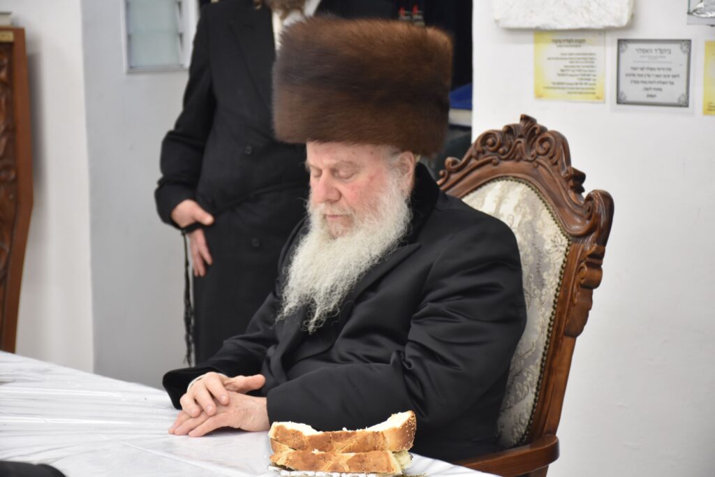 כ"ק אדמו"ר מוואסלוי שליט"א בעריכת טיש יארצייט