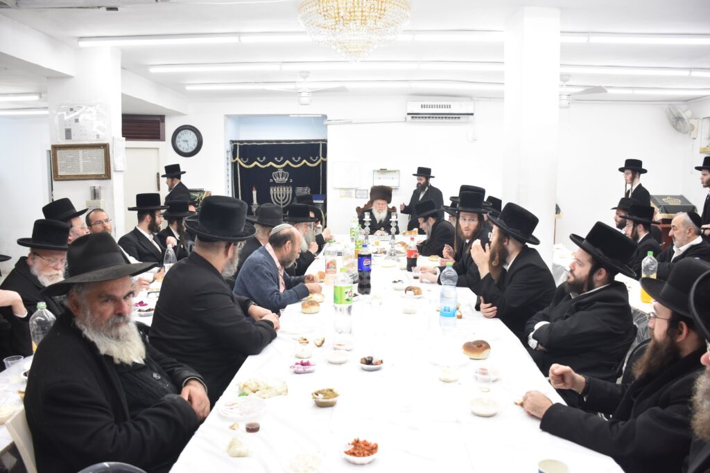 כ"ק אדמו"ר מוואסלוי שליט"א בעריכת טיש יארצייט