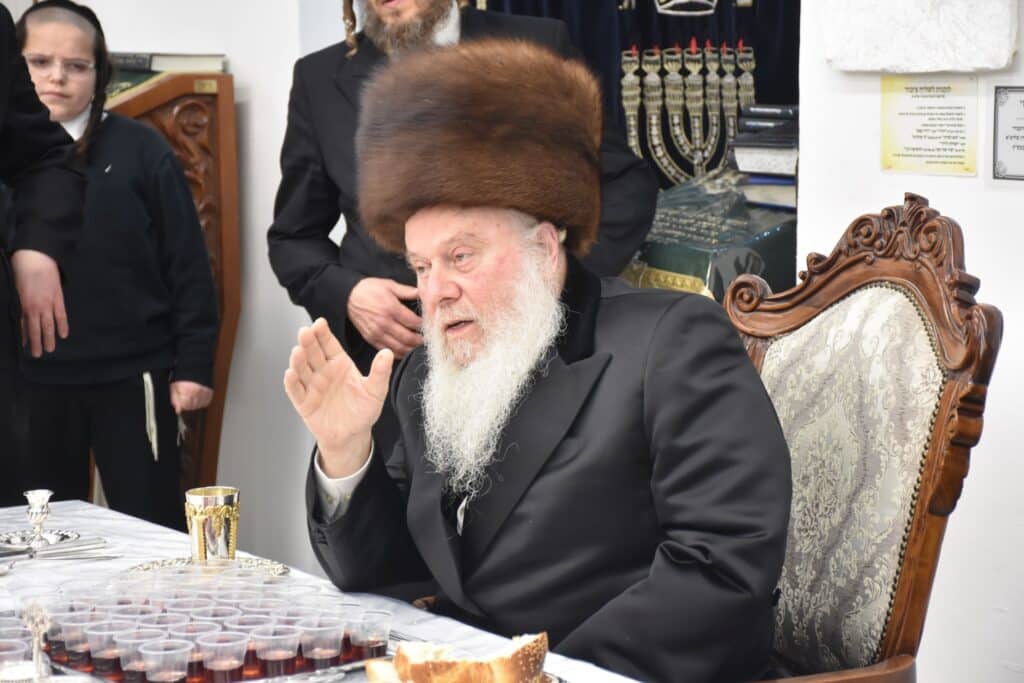 כ"ק אדמו"ר מוואסלוי שליט"א בעריכת טיש יארצייט