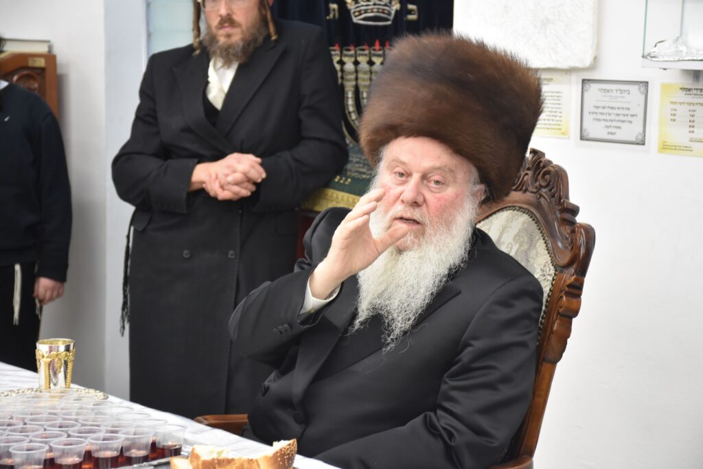 כ"ק אדמו"ר מוואסלוי שליט"א בעריכת טיש יארצייט