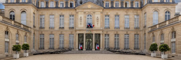 עובד בארמון האליזה הצליח לגנוב אוצרות יקרי ערך