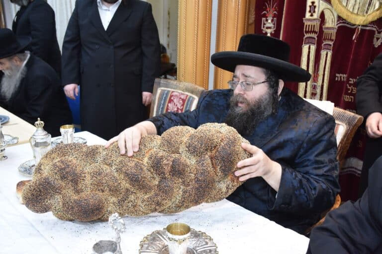 מעמד טיש בצאנז זמיגרד ביומא דהילולא לבעל הביכורי חיים