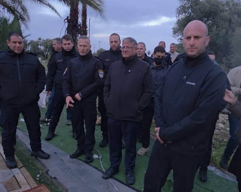 רשויות האכיפה הרסו את האוהל הסמוך לקבר הטרוריסט האגדי