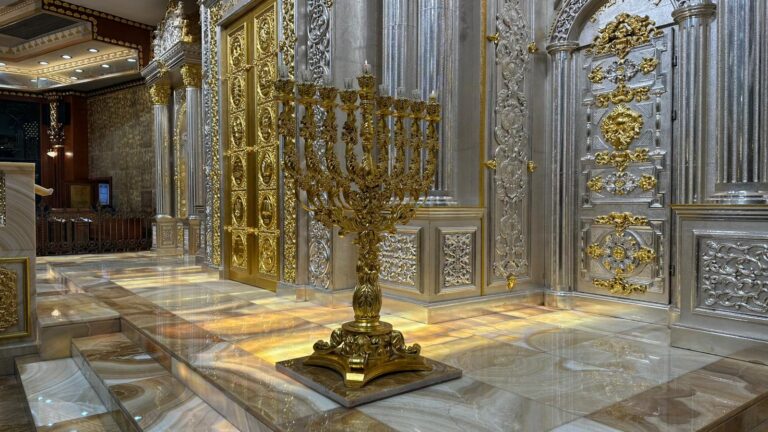 האור הגנוז בחנוכה: שמונה תובנות מן הנרות | מורן קורס