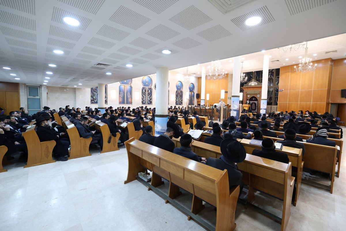 גלריה: מעמד סיום הש"ס המרכזי במוסדות "אורות חיים ומשה"