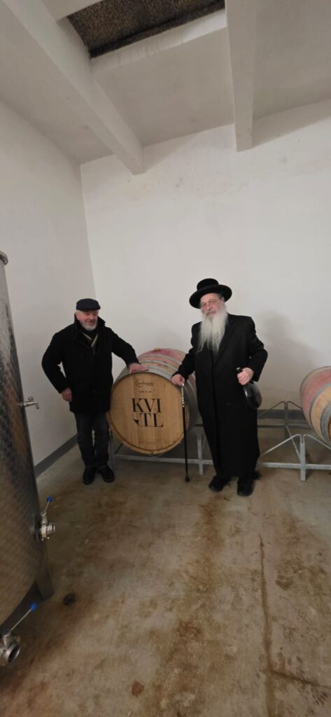 בד״ץ חוג חתם סופר פ״ת העניקו כשרות מהדרין ליקב החדש בניקלשבורג