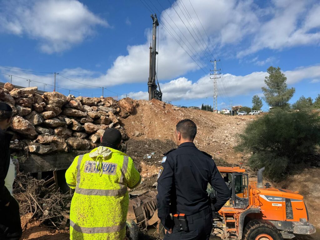 לאורך 20 ק"מ של נחל: החיפושים אחר הנער שנסחף