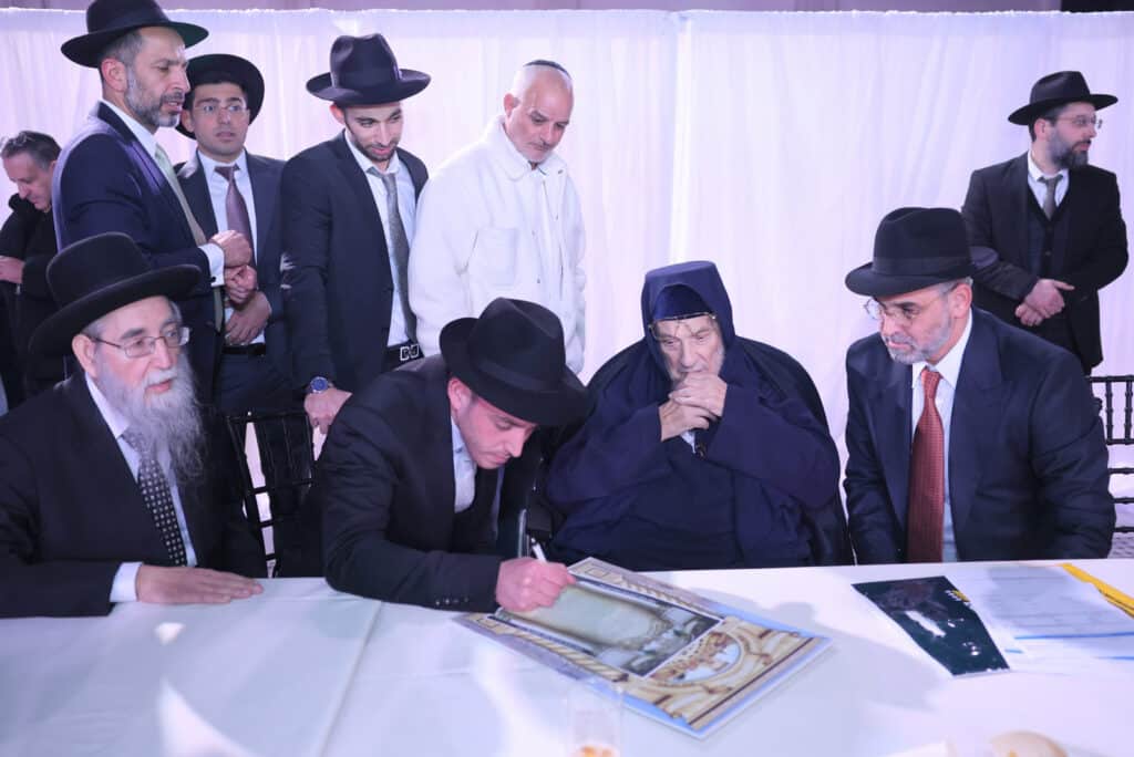 יו"ר המועצה הדתית השיא את בנו: האדמו"ר בירך בחופה