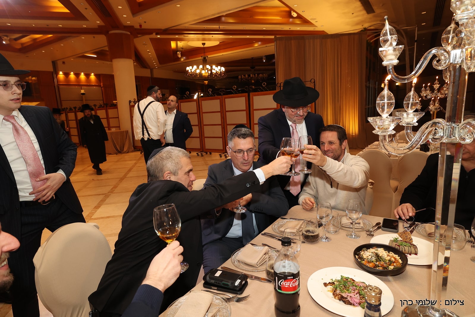 הרב של 'אסם' השיא את בנו - כולם עלו לאחל מזל טוב