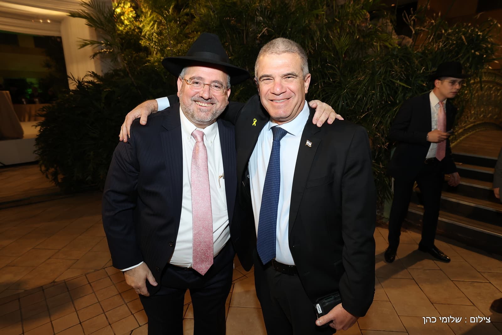 הרב של 'אסם' השיא את בנו - כולם עלו לאחל מזל טוב