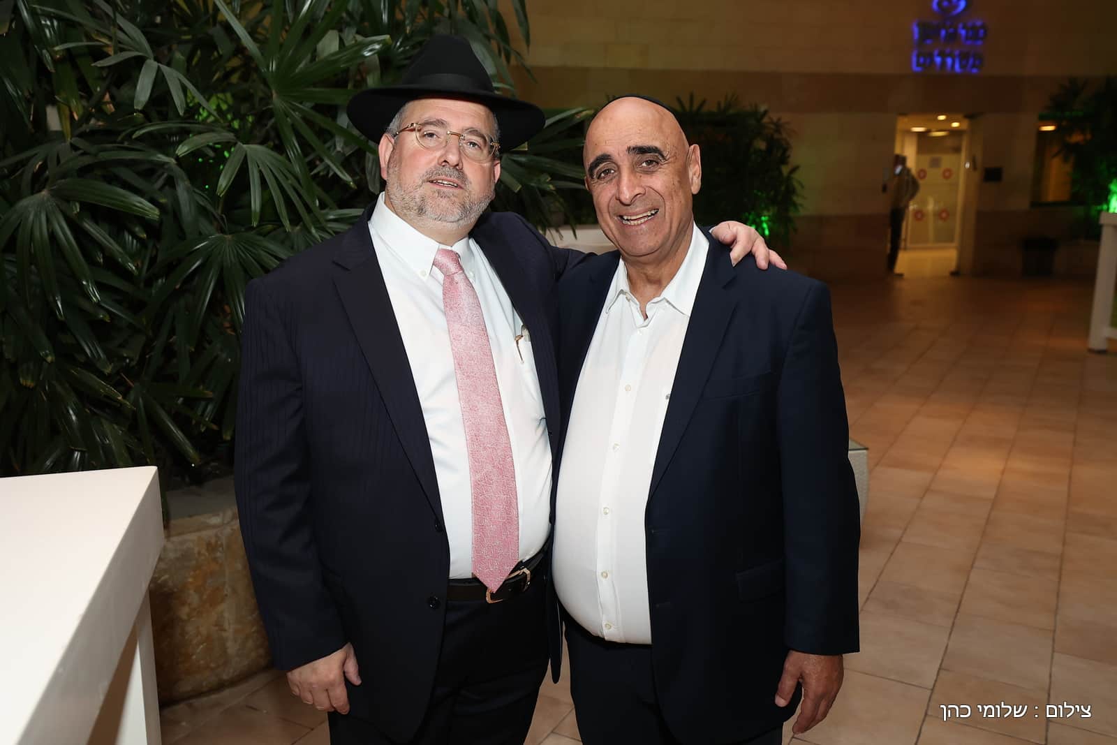 הרב של 'אסם' השיא את בנו - כולם עלו לאחל מזל טוב